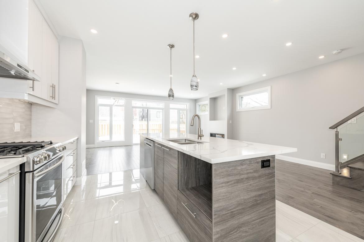 331 ATHLONE AVE 11
