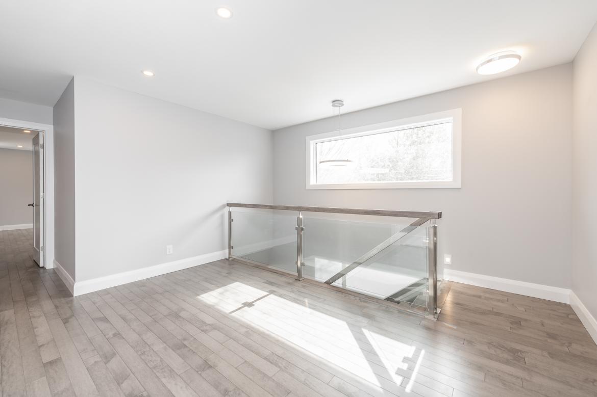 331 ATHLONE AVE 18