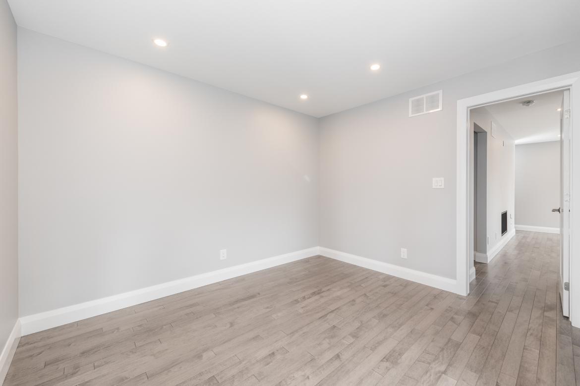 331 ATHLONE AVE 20