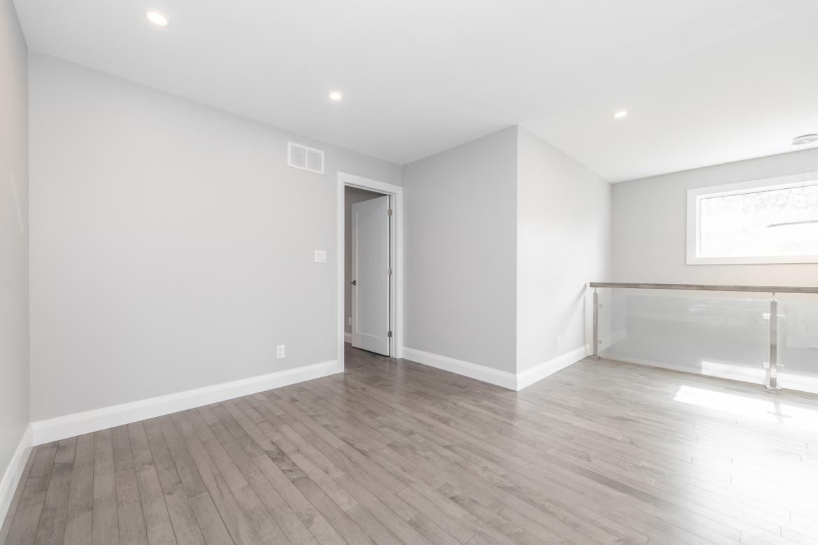 331 ATHLONE AVE 22
