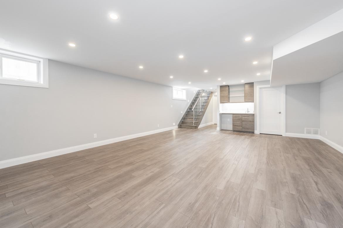 331 ATHLONE AVE 40