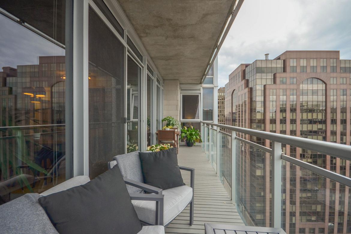 324 Laurier Ave #1709 6
