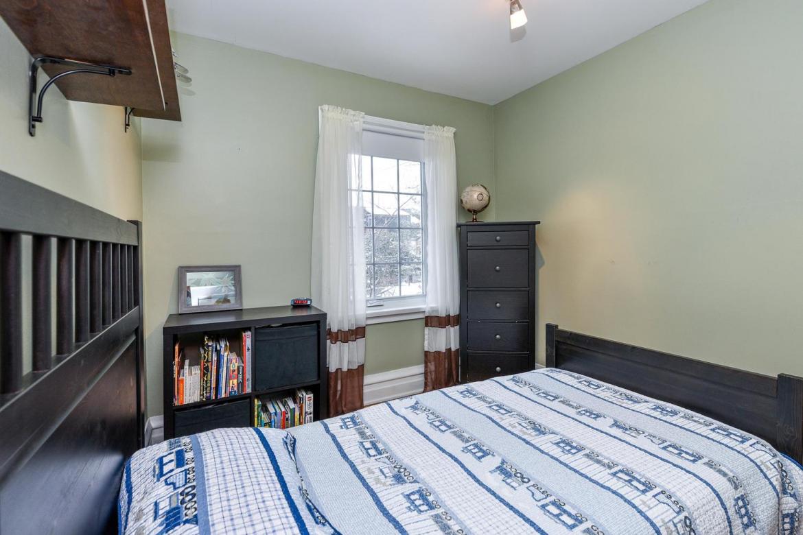 117 RUSSELL AVE 28