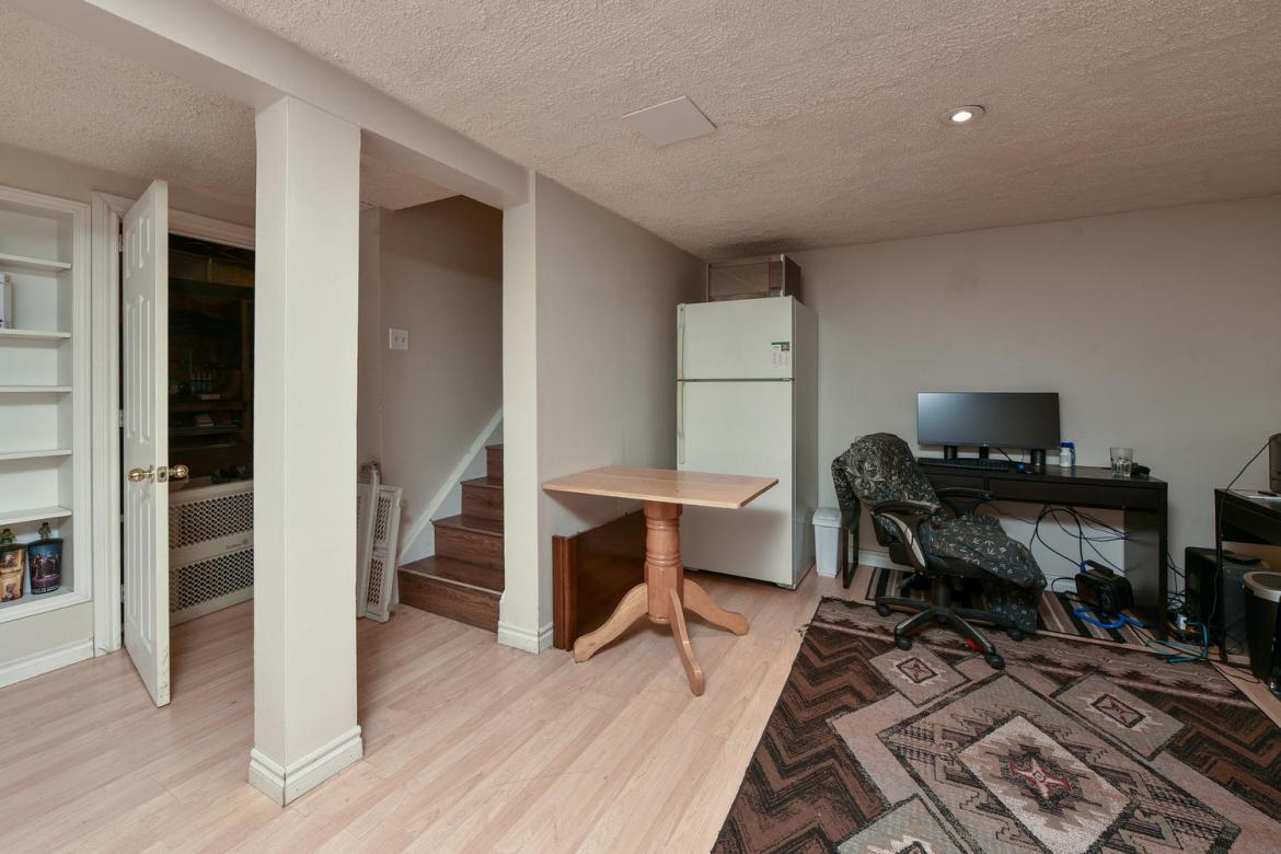 167 Thistledown Court 29