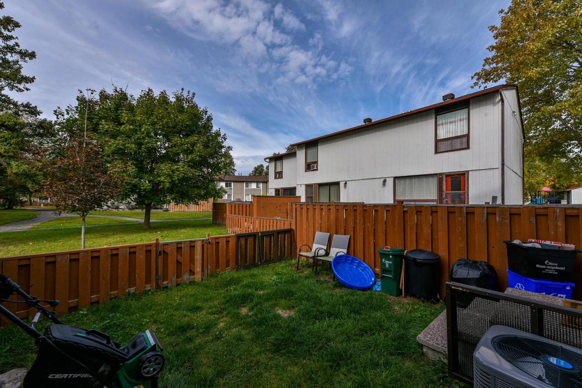 167 Thistledown Court 33