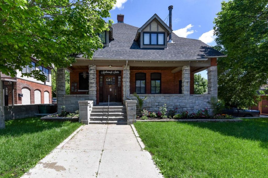 17 Marlborough