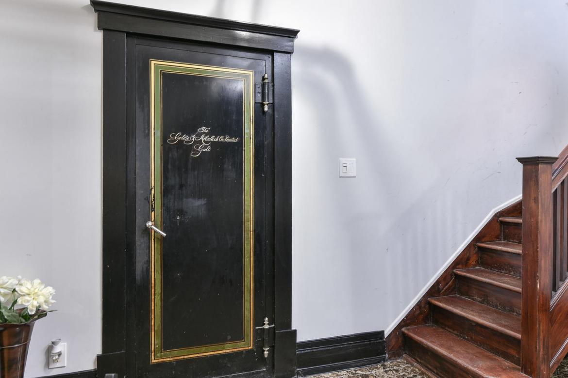 17 Marlborough Ave 48