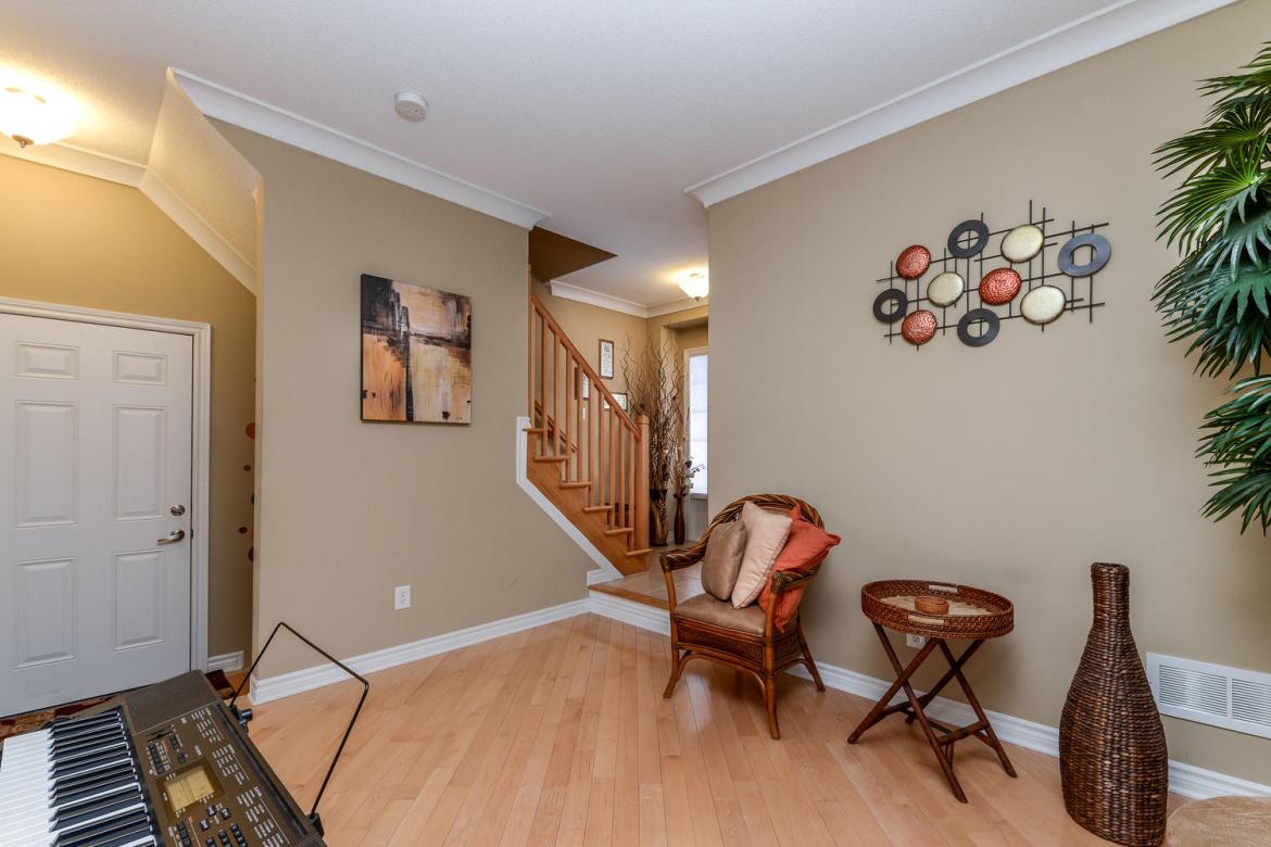 1783 Maple Grove 8