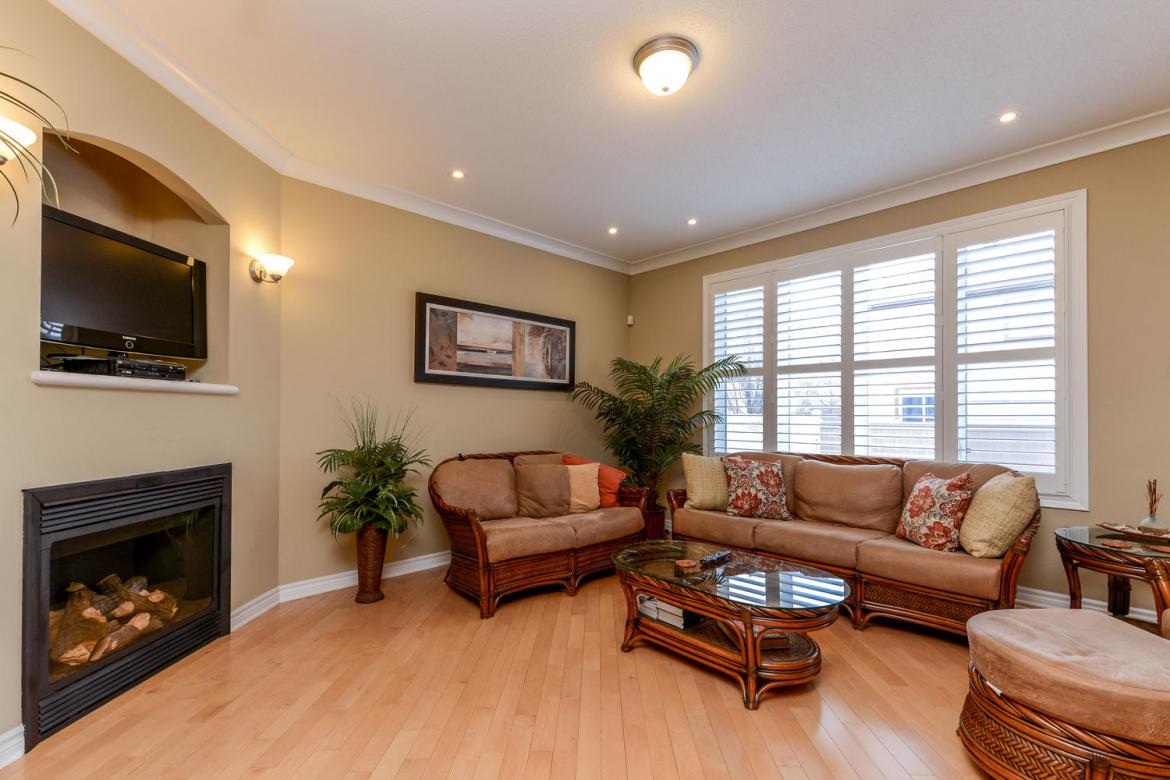 1783 Maple Grove 9