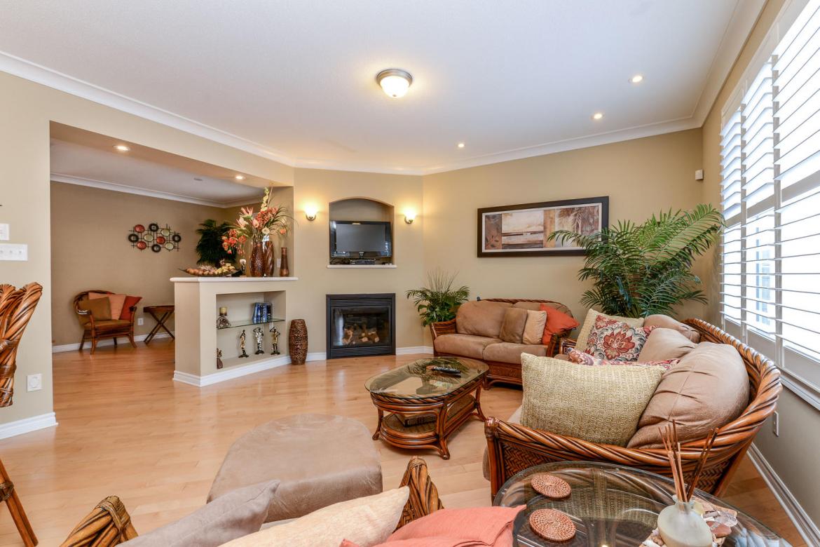 1783 Maple Grove 10