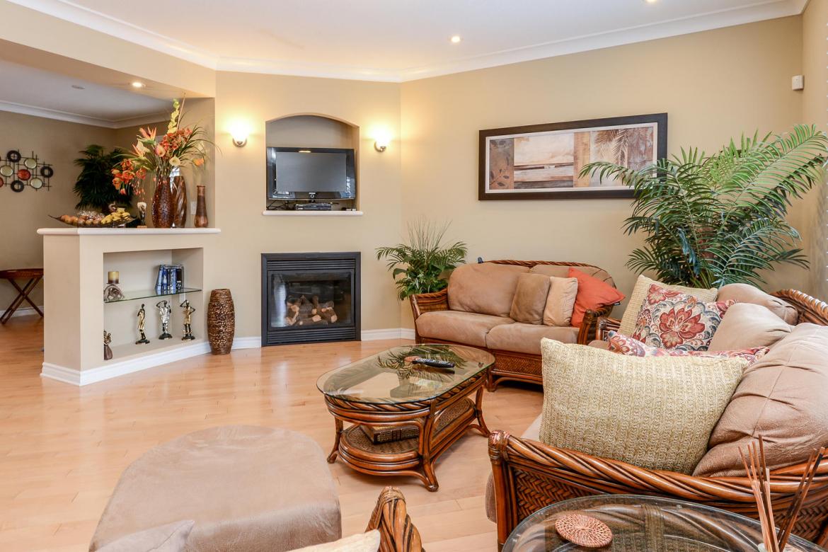 1783 Maple Grove 11