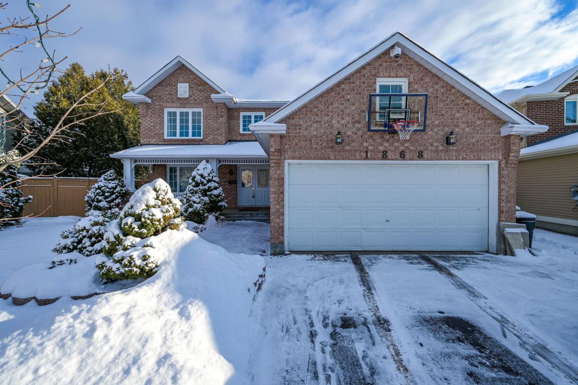 1868 Robinwood Pl
