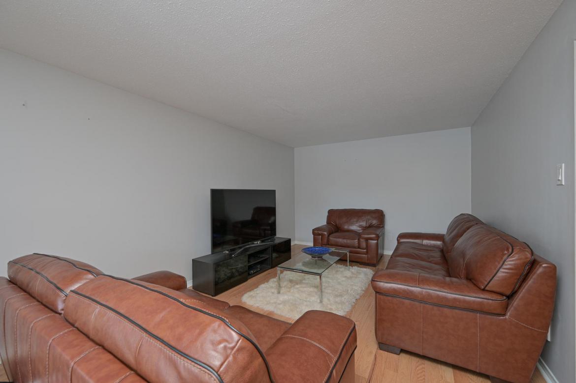 1868 Robinwood Pl 45