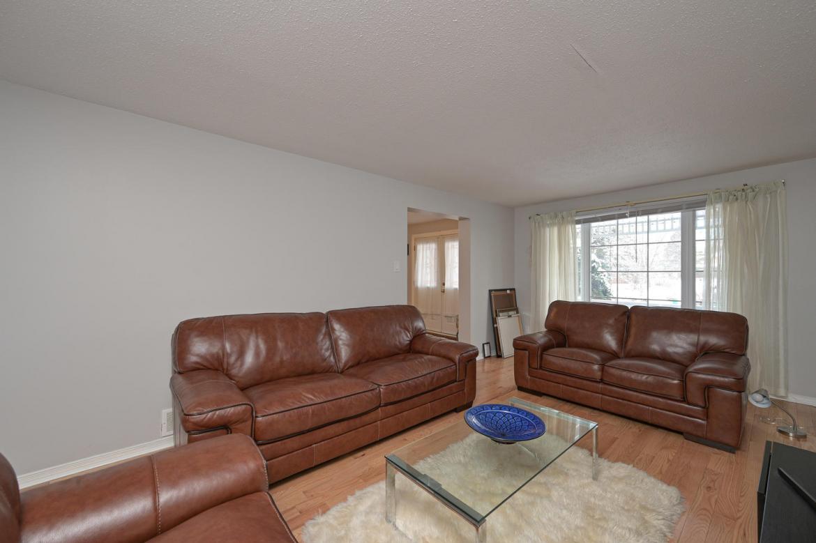 1868 Robinwood Pl 44