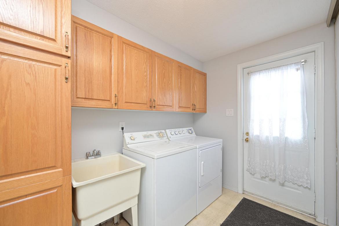 1868 Robinwood Pl 43