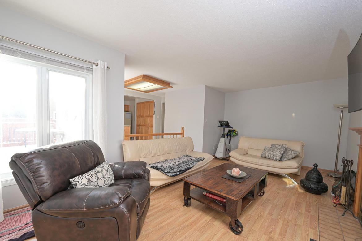 1868 Robinwood Pl 37