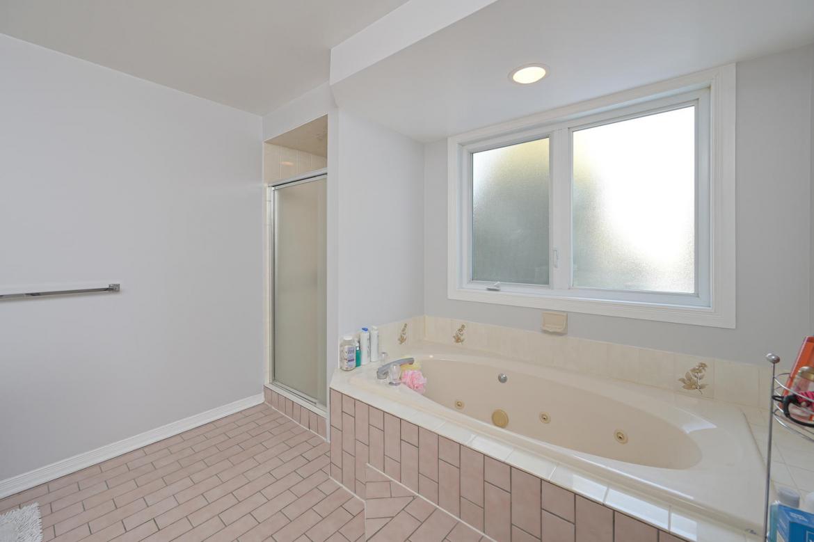1868 Robinwood Pl 19
