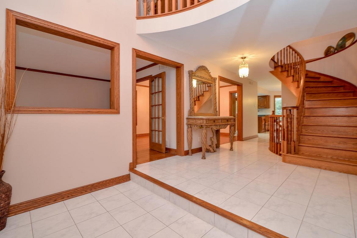 1870 Rosebella Ave 56
