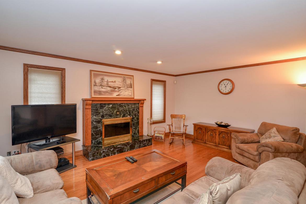 1870 Rosebella Ave 45