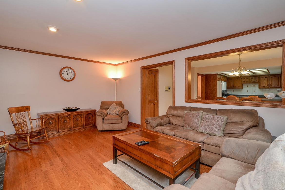 1870 Rosebella Ave 44