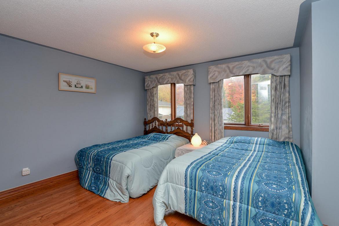 1870 Rosebella Ave 22