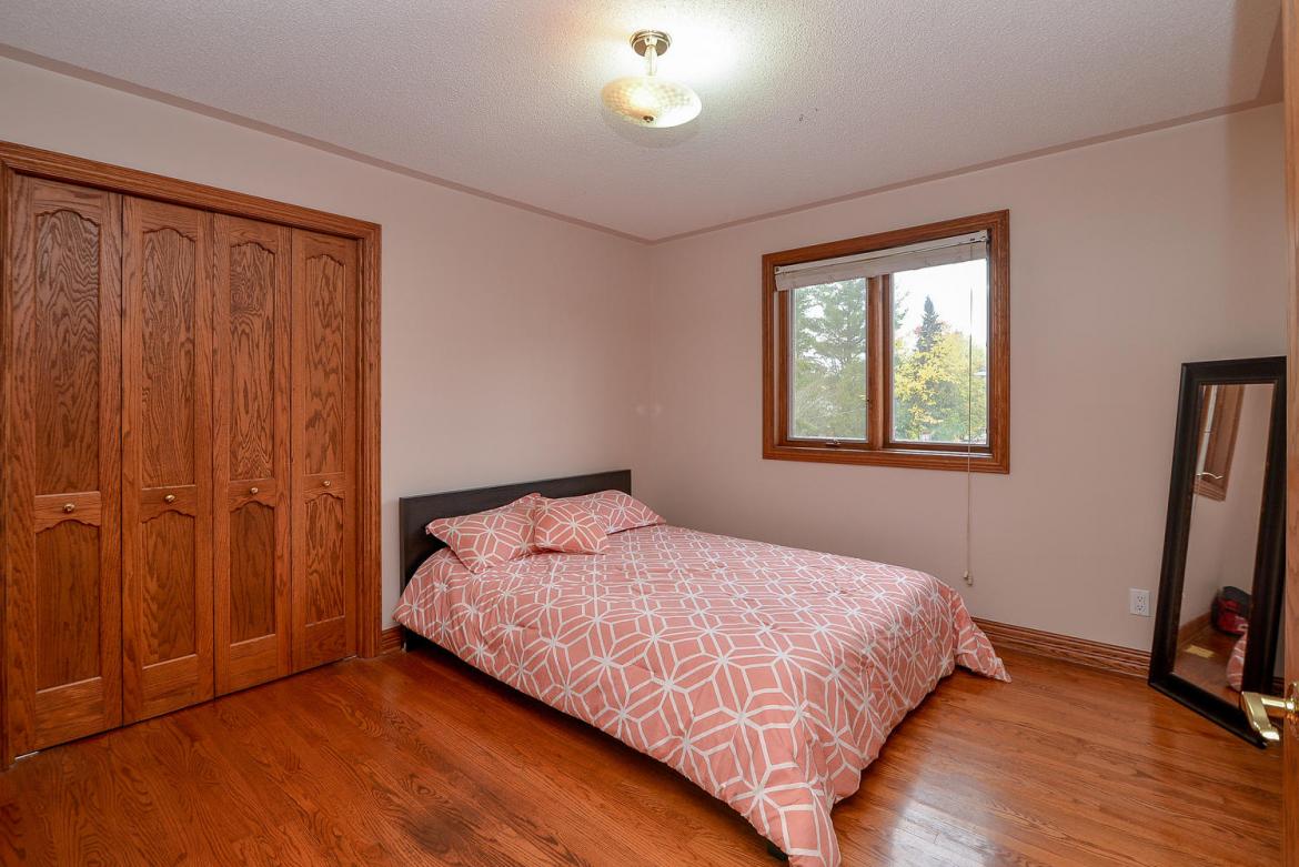 1870 Rosebella Ave 21