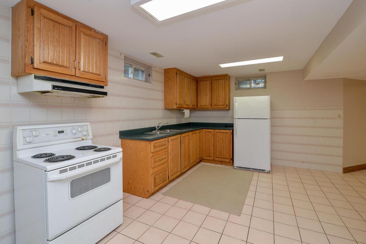 1870 Rosebella Ave 15