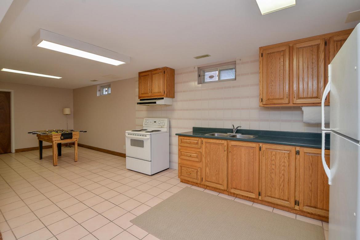 1870 Rosebella Ave 13