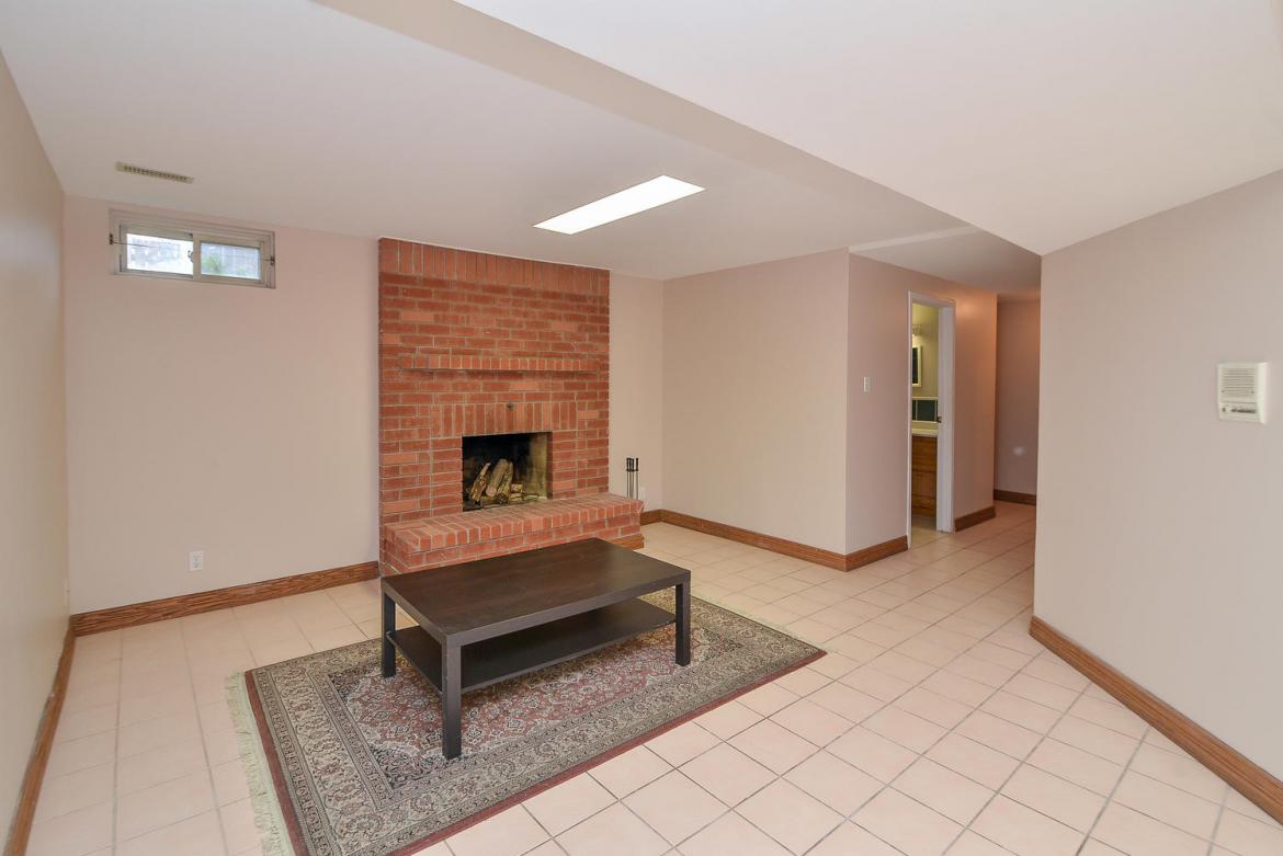 1870 Rosebella Ave 11