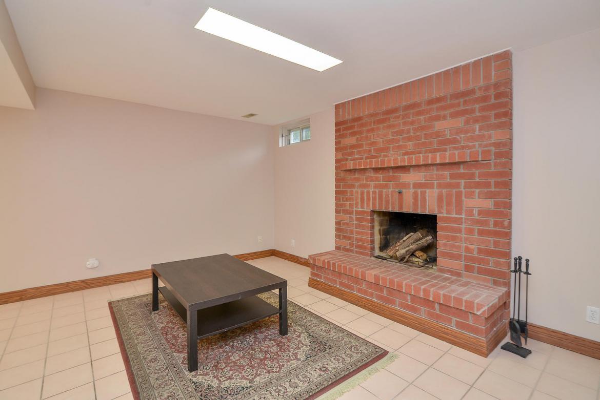 1870 Rosebella Ave 9