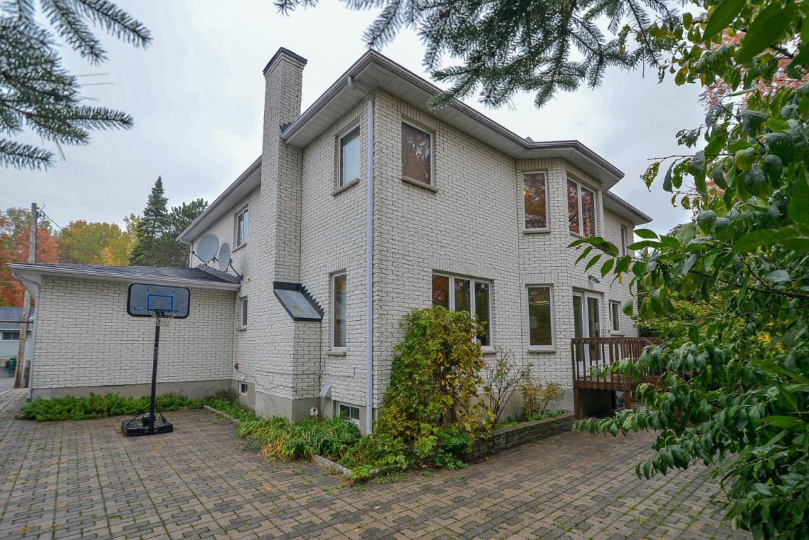 1870 Rosebella Ave 3