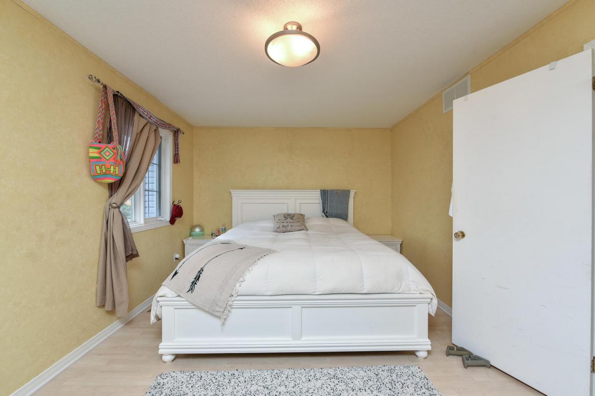 2050 Avenue P 23
