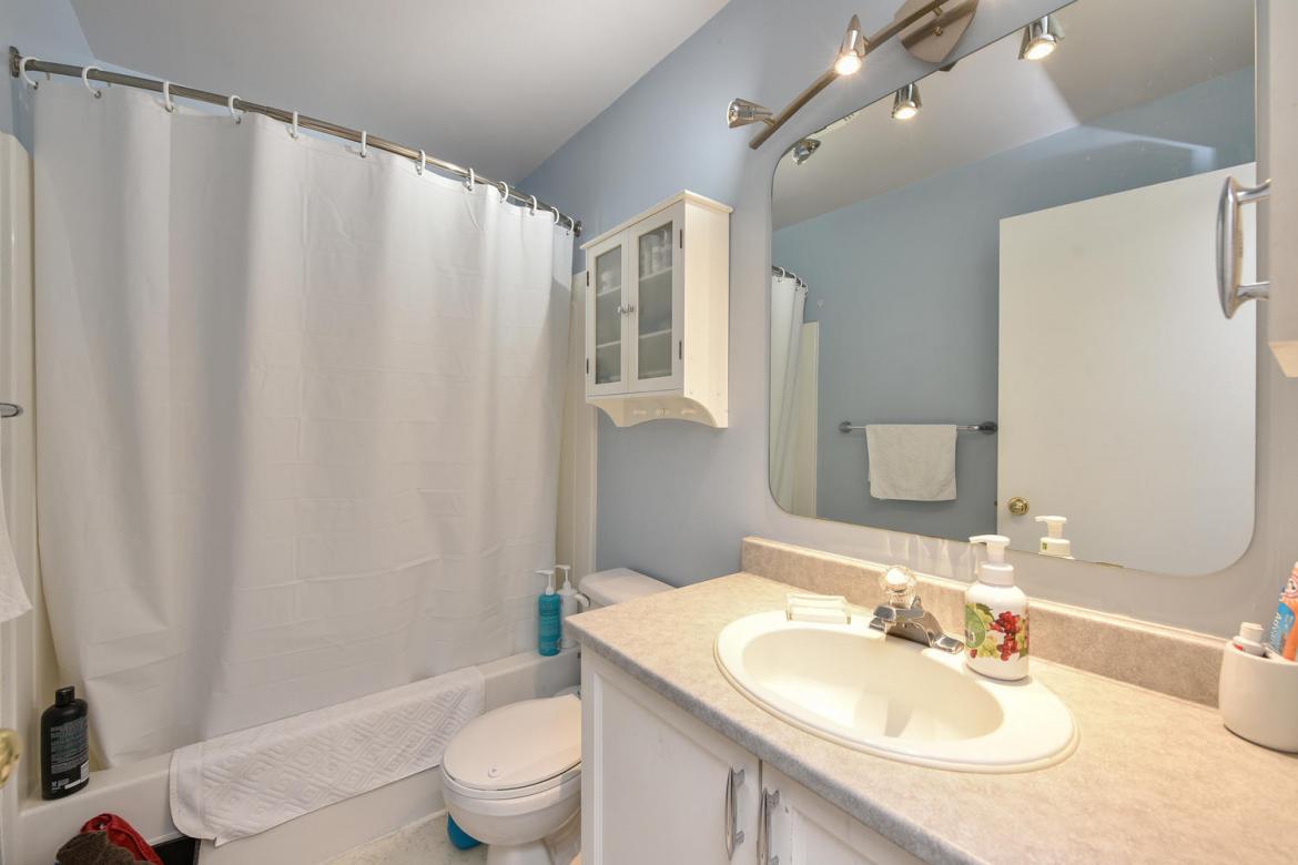 2050 Avenue P 21