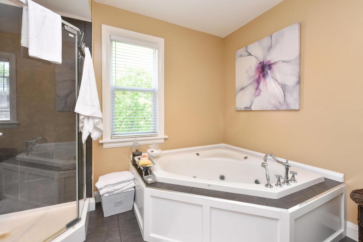 73 Grosvenor Ave 11