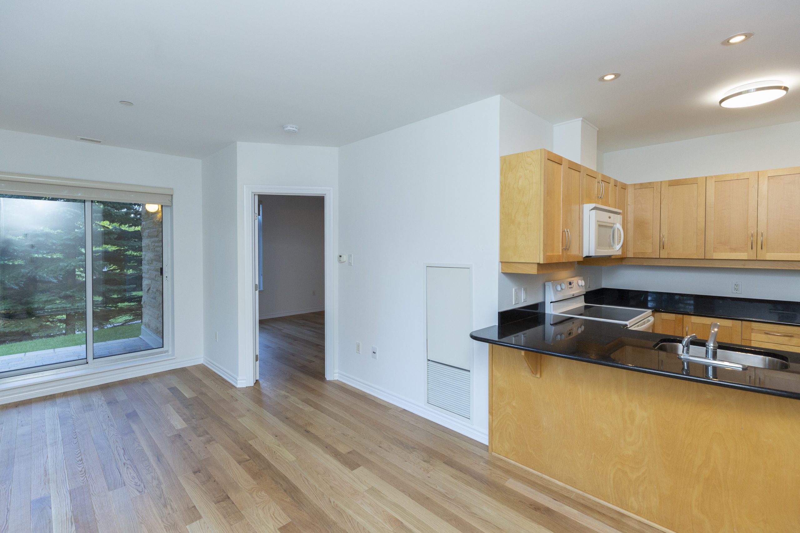 314 Central Park Drive 7