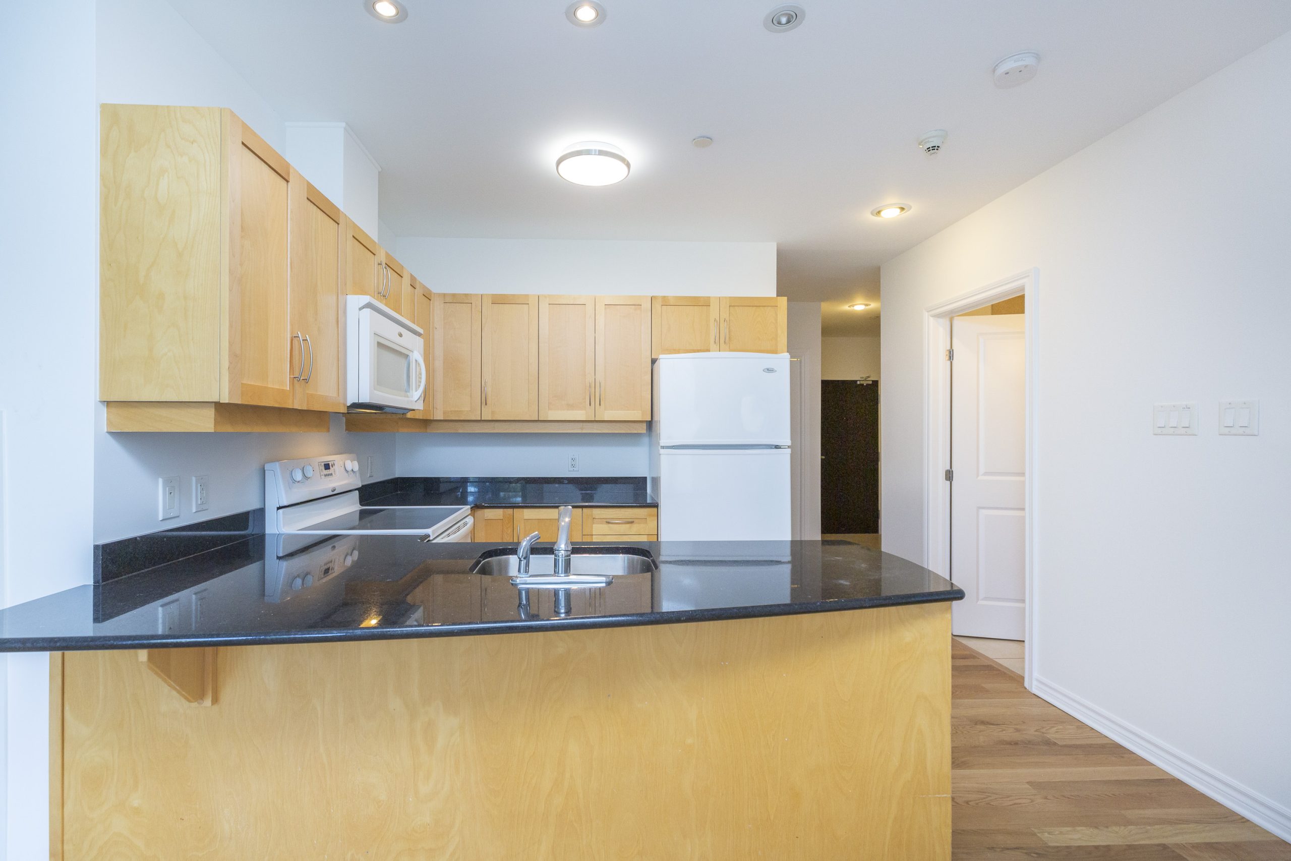 314 Central Park Drive 4