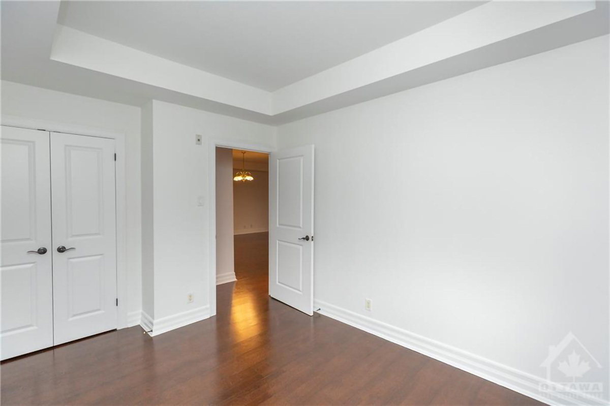 320 McLeod Street #302, Ottawa 11