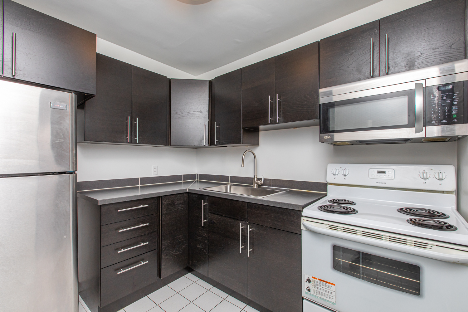 2000 Jasmine Cres #1502 8
