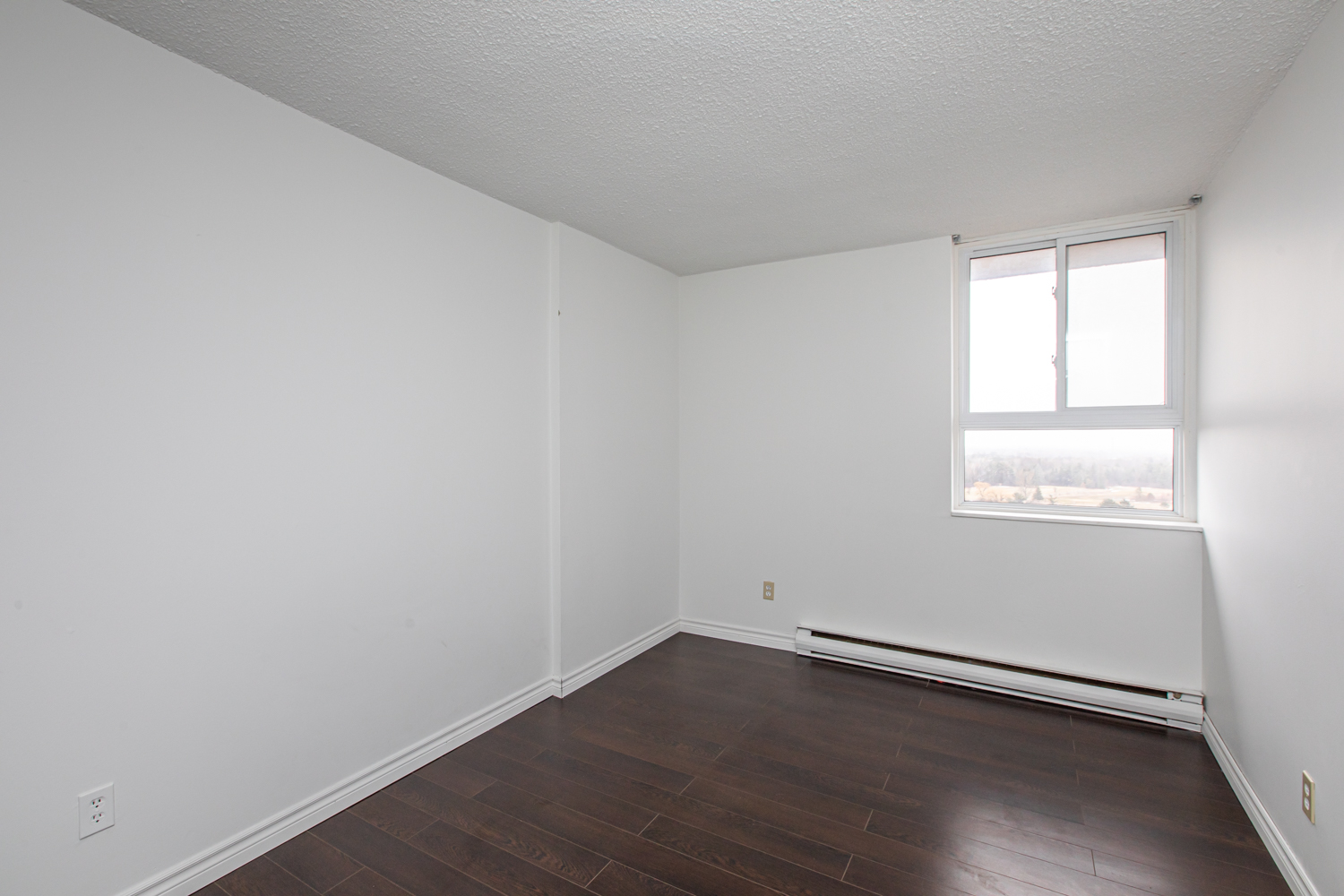 2000 Jasmine Cres #1502 9