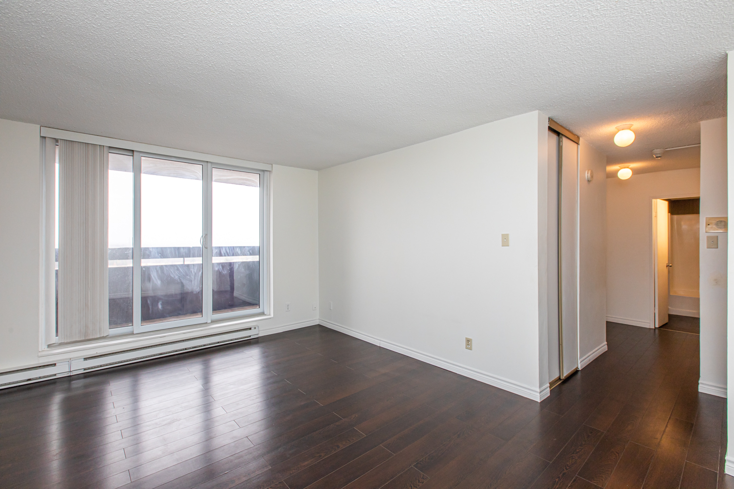 2000 Jasmine Cres #1502 3