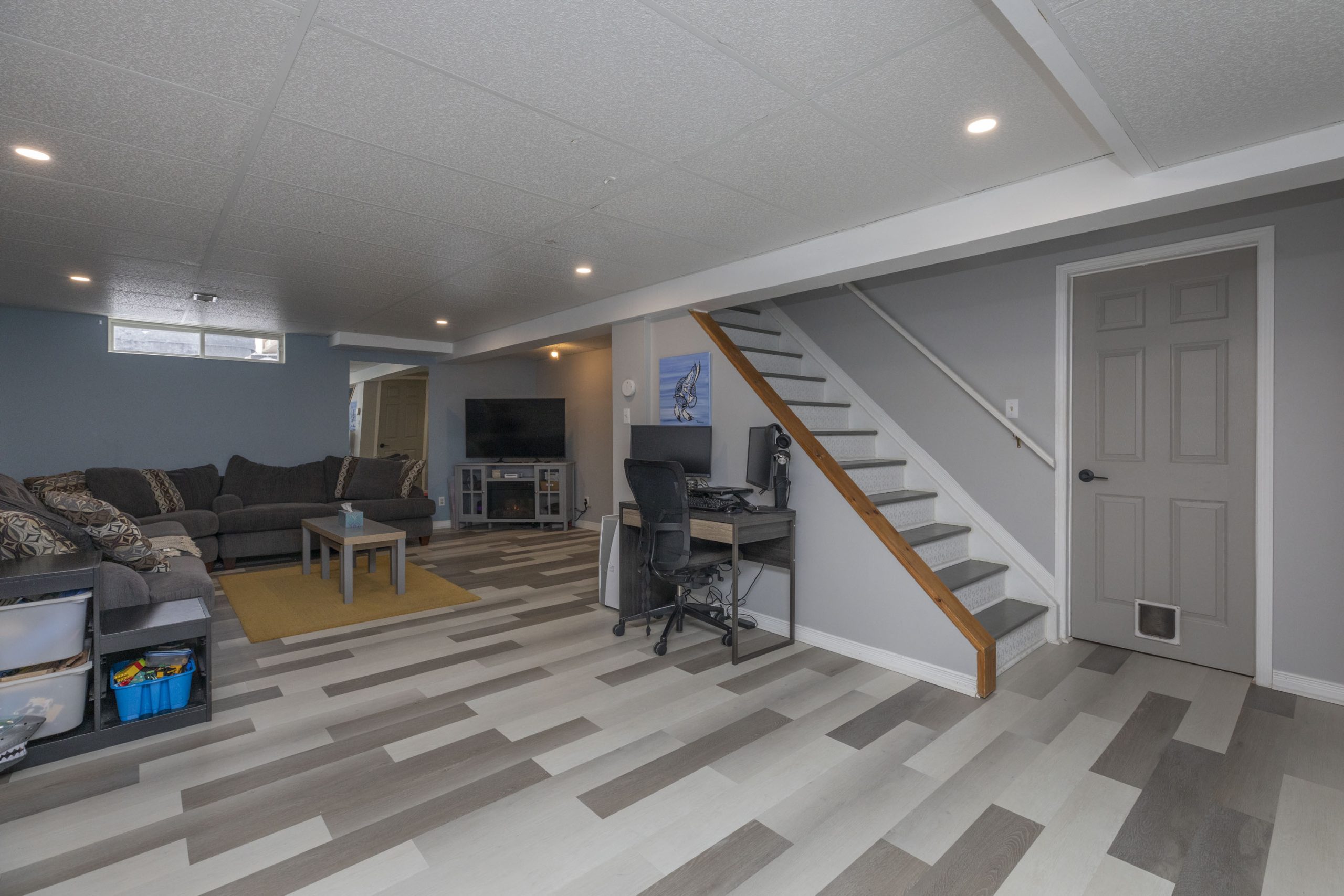 965 Belvedere Ave 23