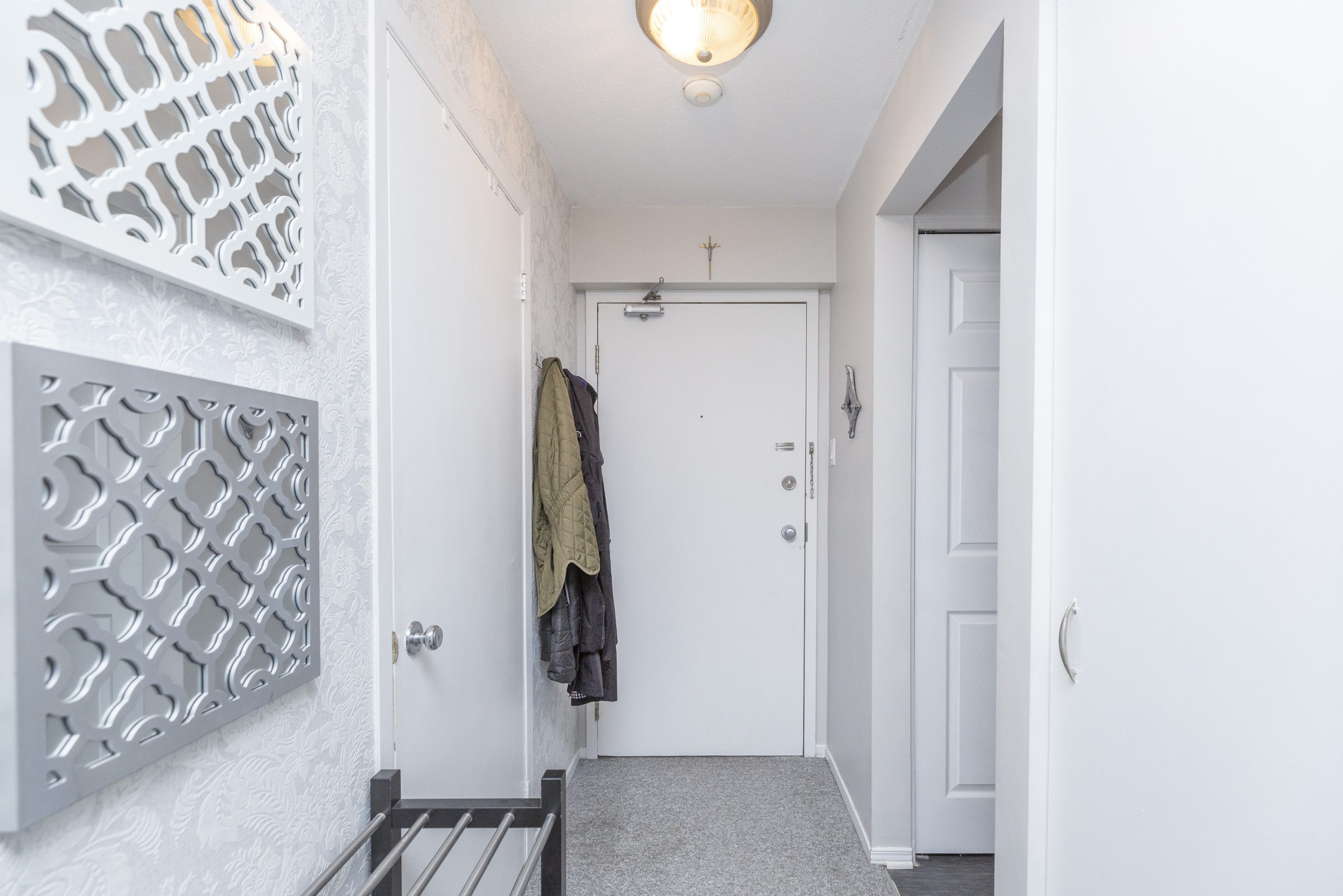 280 Brittany Drive, Ottawa  ON 5