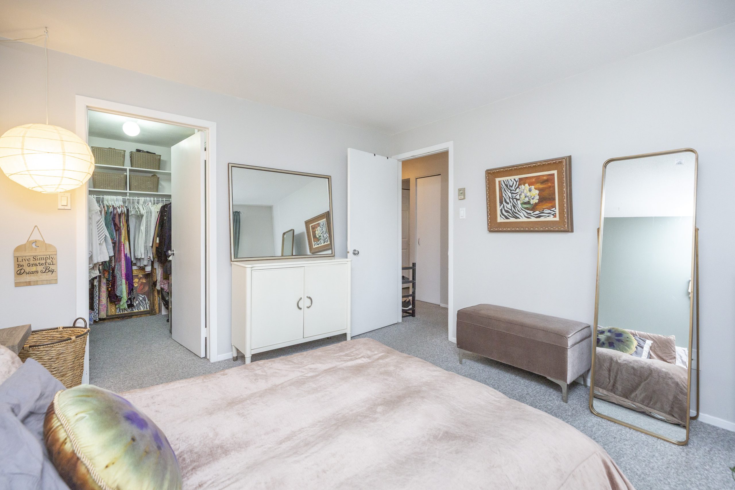 280 Brittany Drive, Ottawa  ON 18