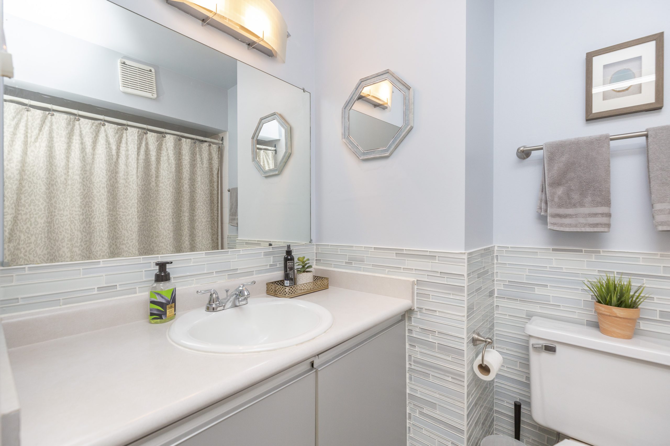280 Brittany Drive, Ottawa  ON 22