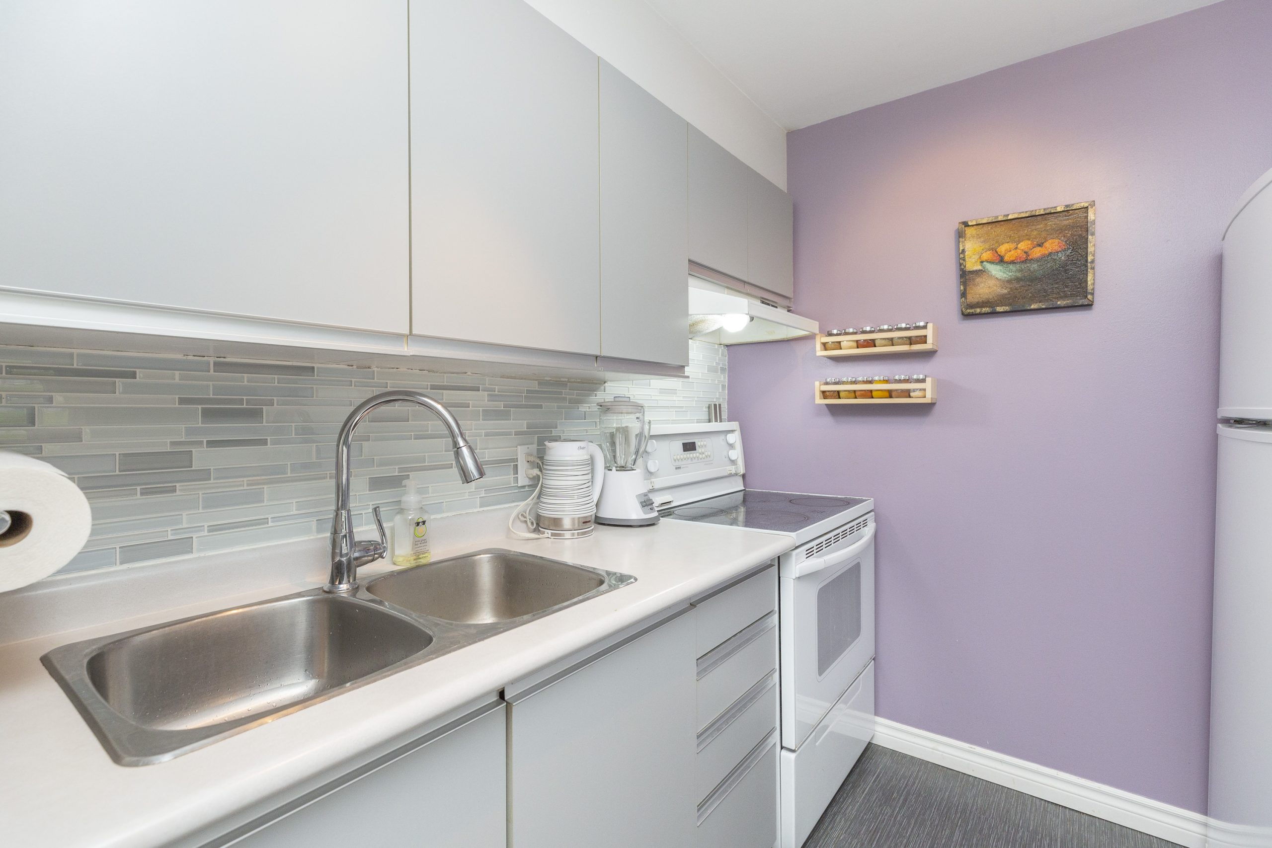 280 Brittany Drive, Ottawa  ON 7