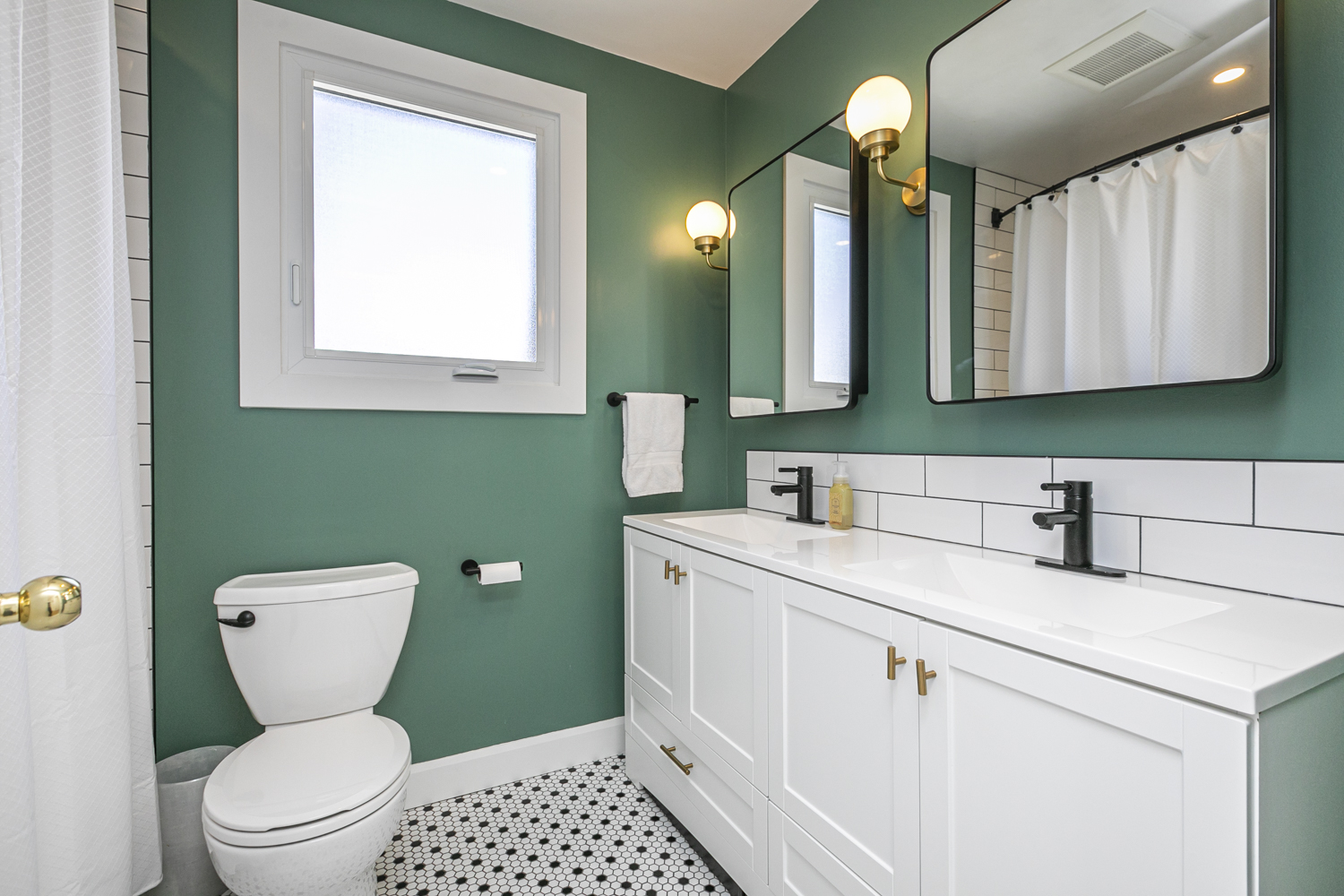 2210 Loyola Ave #66, Ottawa. ON 22