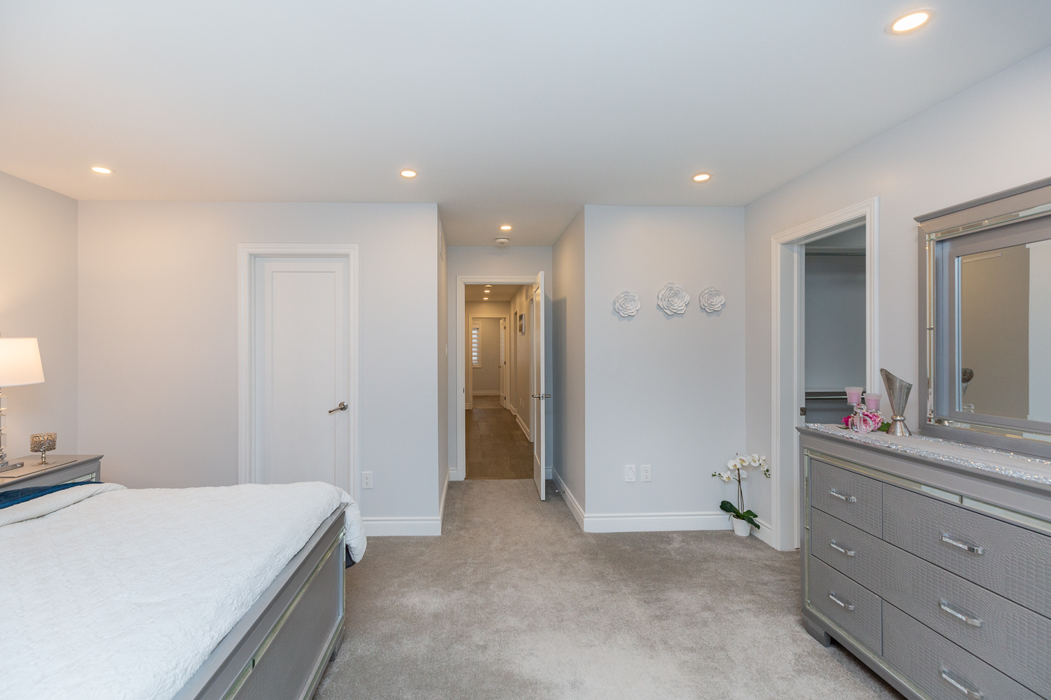 1019 Apolune Street. Ottawa, ON K2J 6N8 35