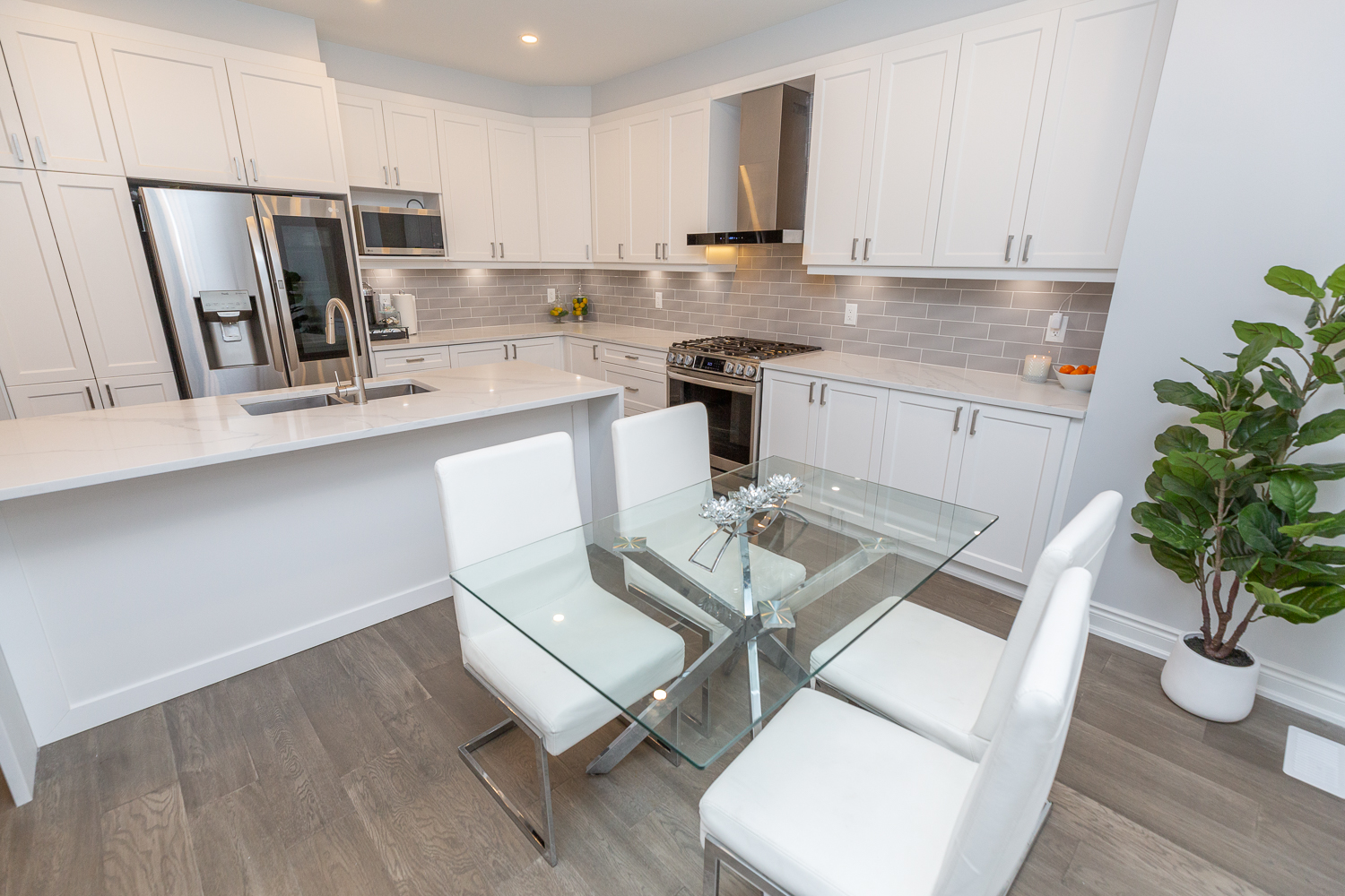 1019 Apolune Street. Ottawa, ON K2J 6N8 21