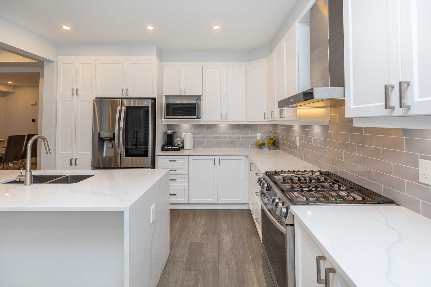 1019 Apolune Street. Ottawa, ON K2J 6N8 23