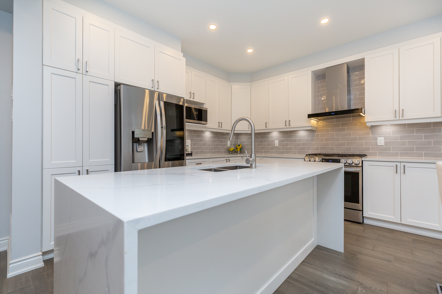 1019 Apolune Street. Ottawa, ON K2J 6N8 24